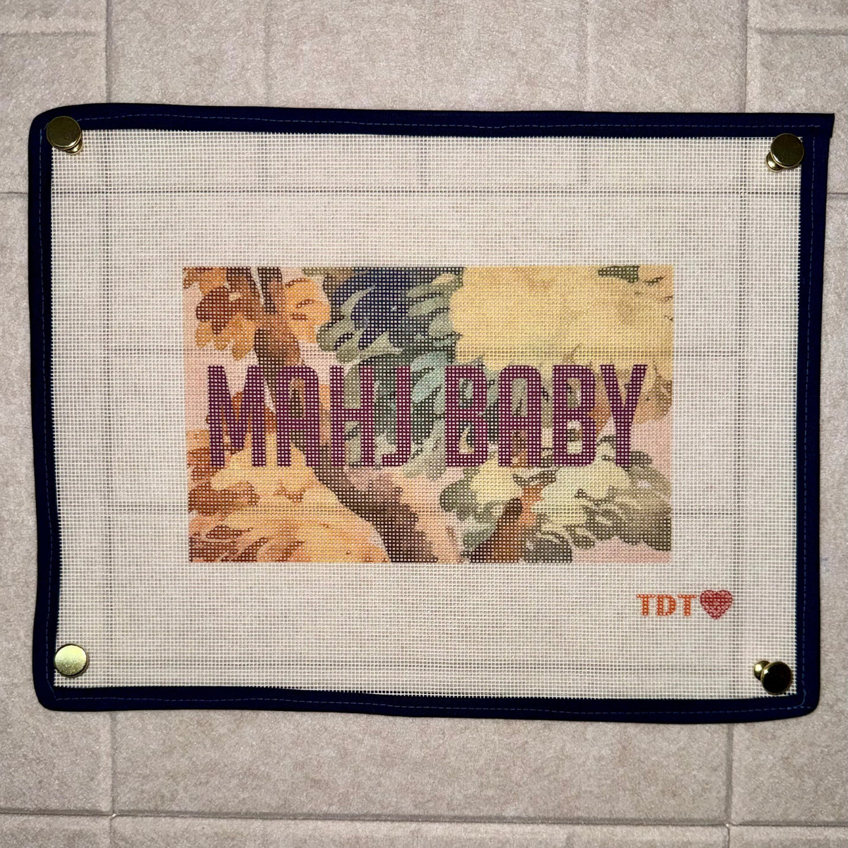Tigre de Tartán Mahj Baby French Mural needlepoint canvas